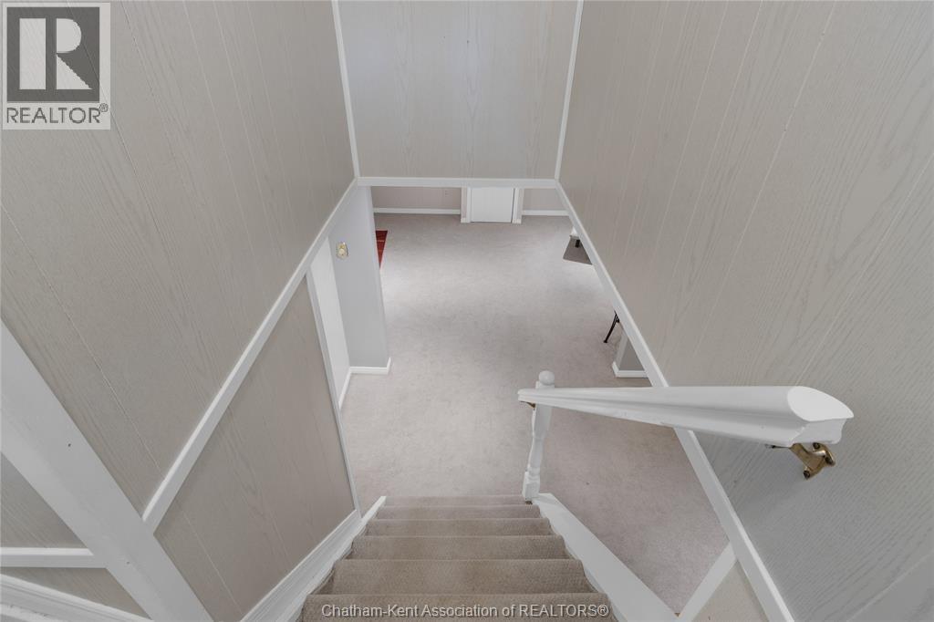 Photo 22 of 33 Meadowlea Road, Chatham ON