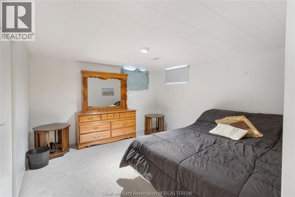 Photo 33 of 33 Meadowlea Road, Chatham ON