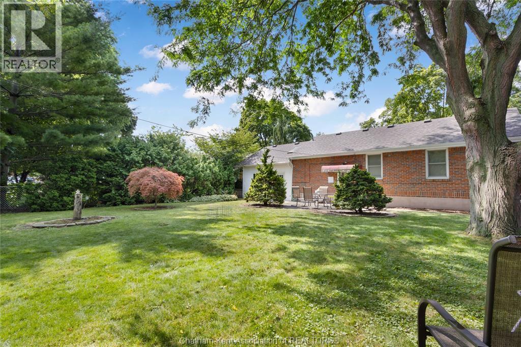 Photo 42 of 33 Meadowlea Road, Chatham ON
