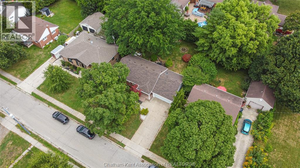 Photo 47 of 33 Meadowlea Road, Chatham ON