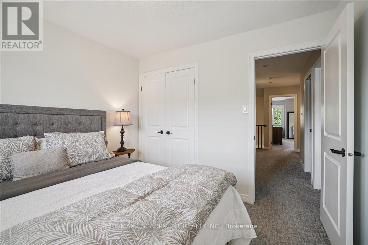 Photo 25 of 81 Beasley Grove, Hamilton ON