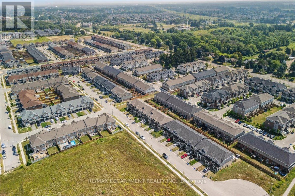 Photo 42 of 81 Beasley Grove, Hamilton ON