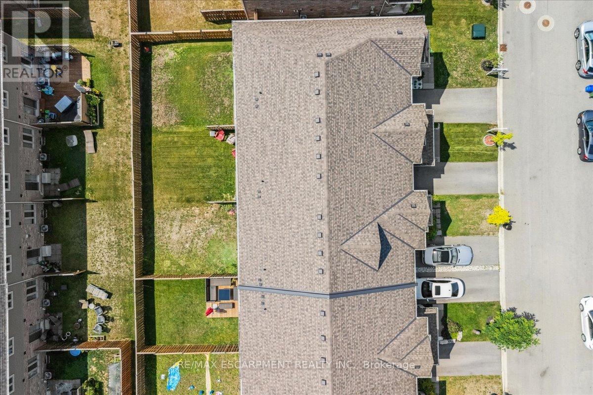 Photo 38 of 81 Beasley Grove, Hamilton ON
