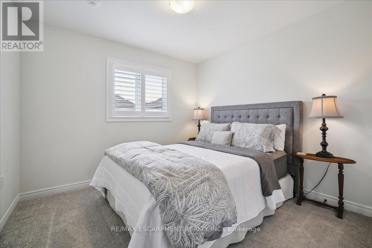 Photo 24 of 81 Beasley Grove, Hamilton ON