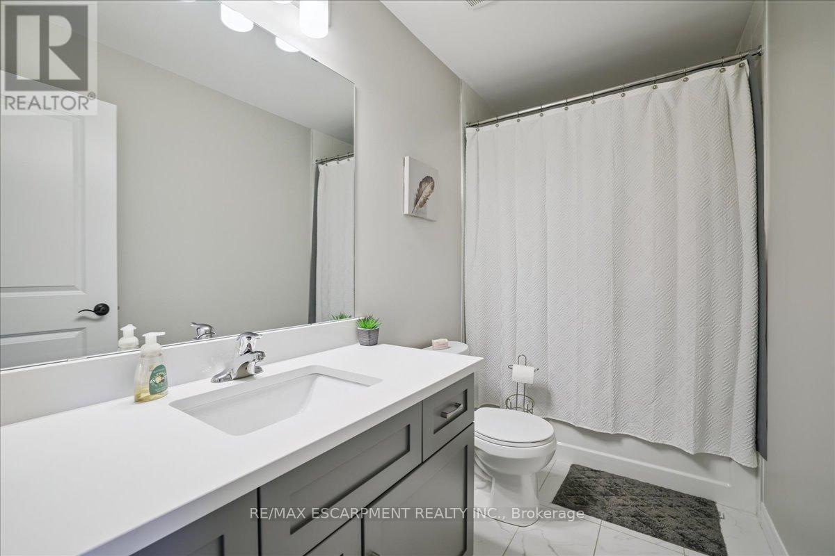 Photo 28 of 81 Beasley Grove, Hamilton ON