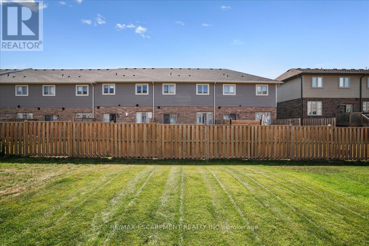 Photo 36 of 81 Beasley Grove, Hamilton ON
