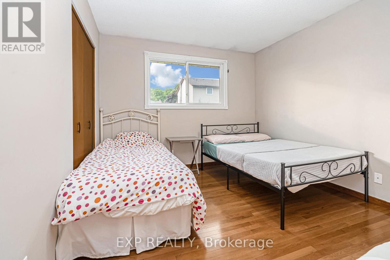 Photo 12 of 115 Scenic Wood Crescent, Kitchener ON