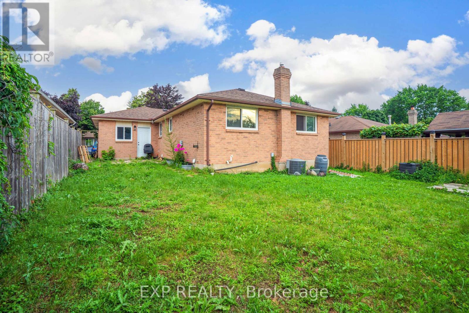 Photo 15 of 115 Scenic Wood Crescent, Kitchener ON