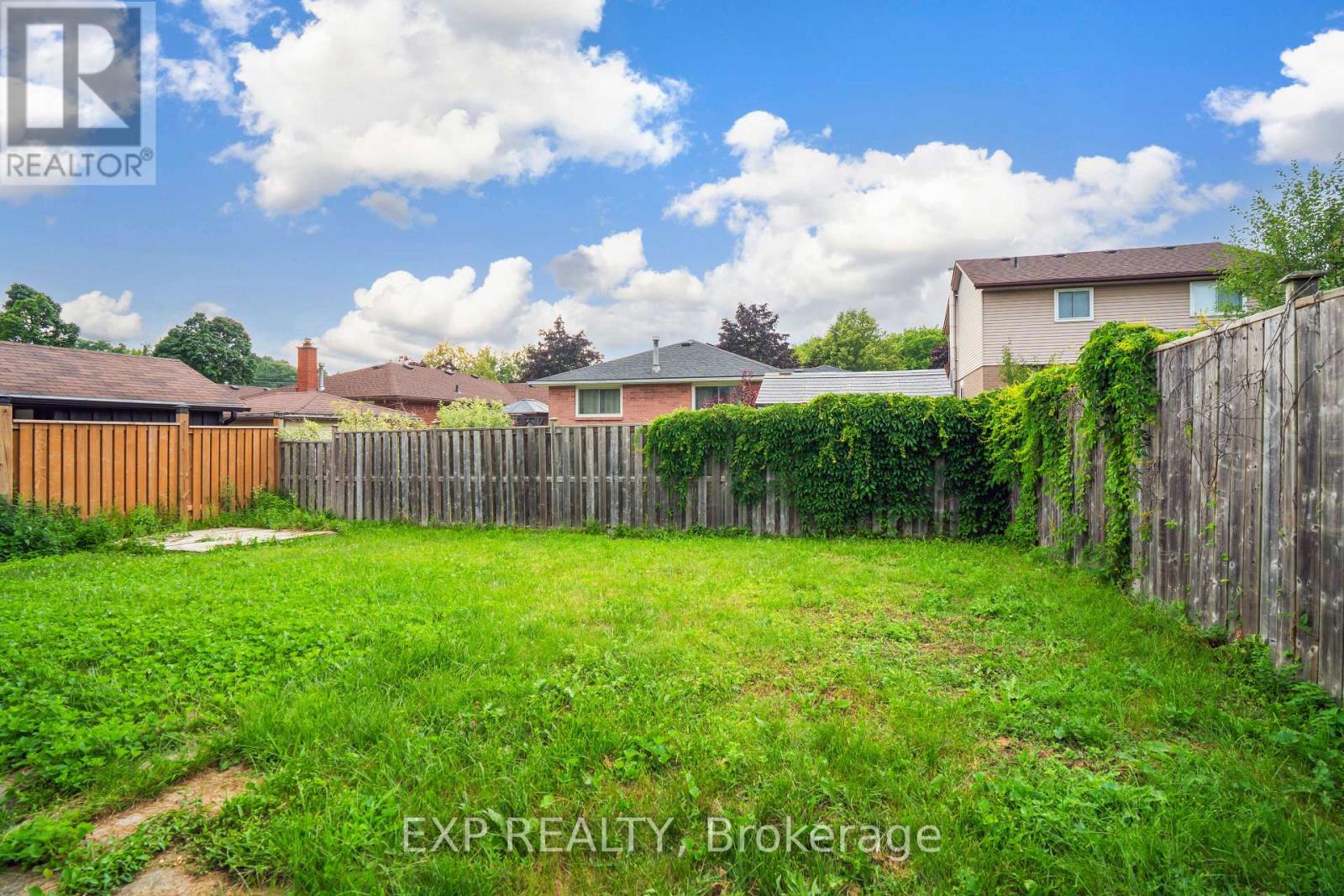 Photo 16 of 115 Scenic Wood Crescent, Kitchener ON