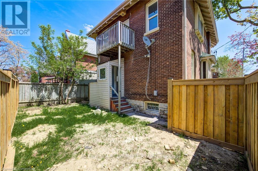 Photo 10 of Upper 200 Park Avenue, Brantford ON