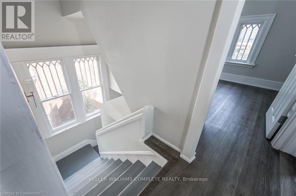 Photo 35 of Upper 200 Park Avenue, Brantford ON