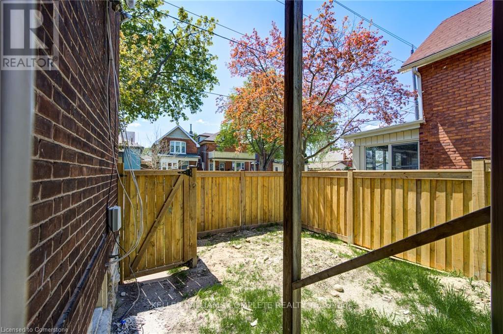 Photo 8 of Upper 200 Park Avenue, Brantford ON