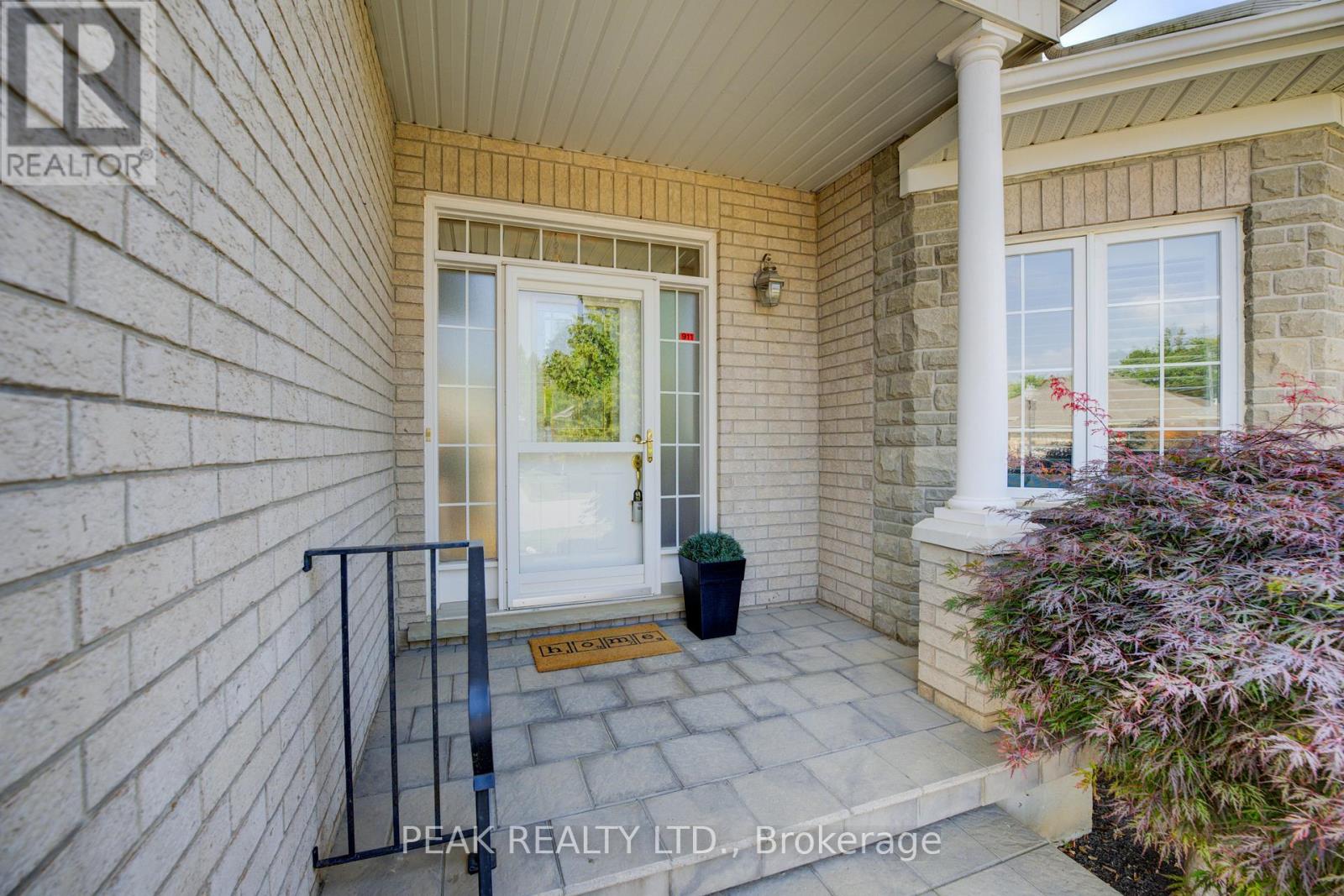 Photo 4 of 59 Devonshire Drive, Wilmot ON