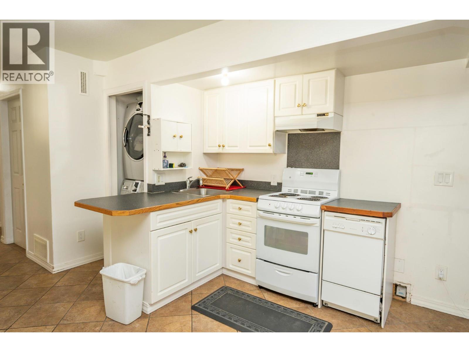 Photo 23 of 995 Sutcliffe Court, Kelowna BC