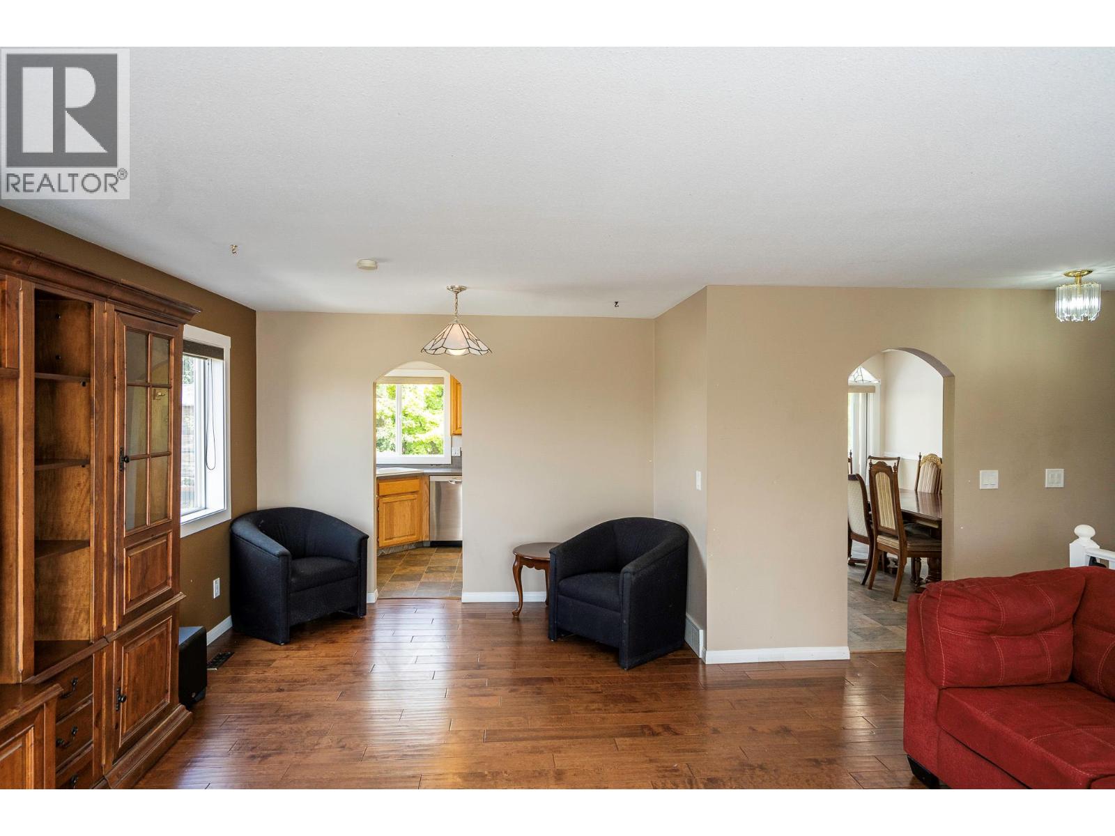 Photo 9 of 995 Sutcliffe Court, Kelowna BC