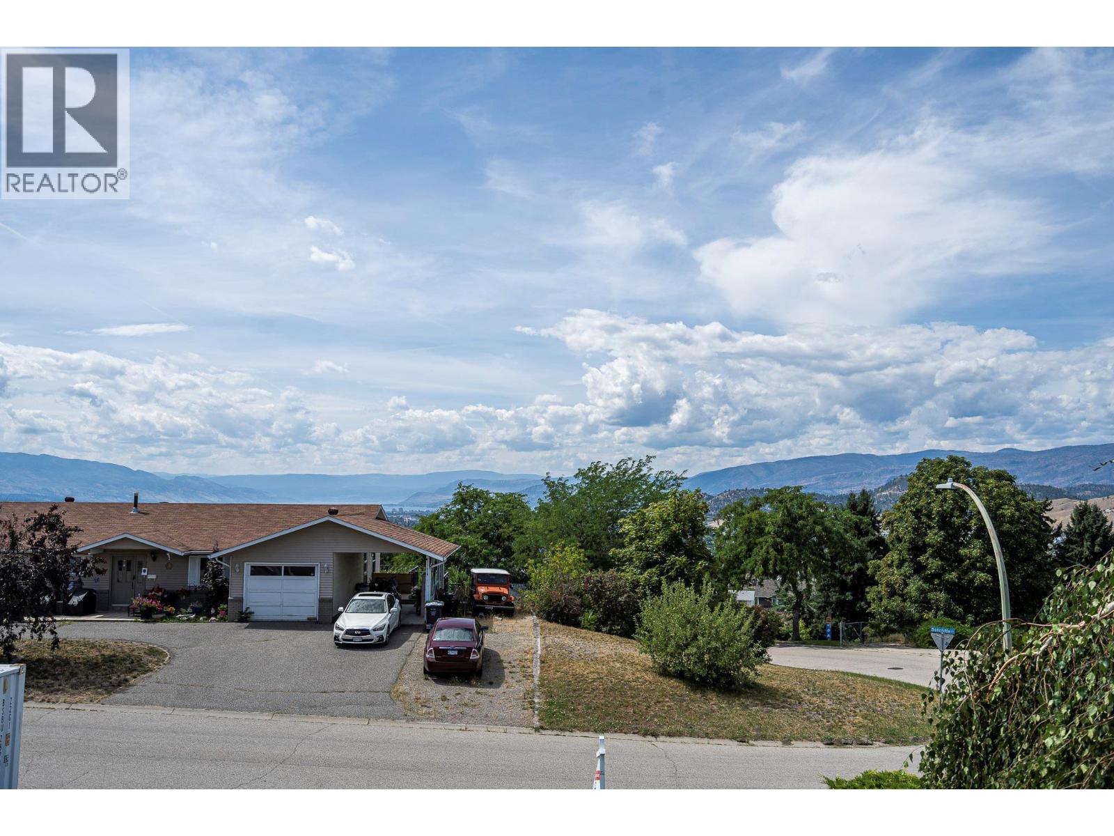 Photo 12 of 995 Sutcliffe Court, Kelowna BC