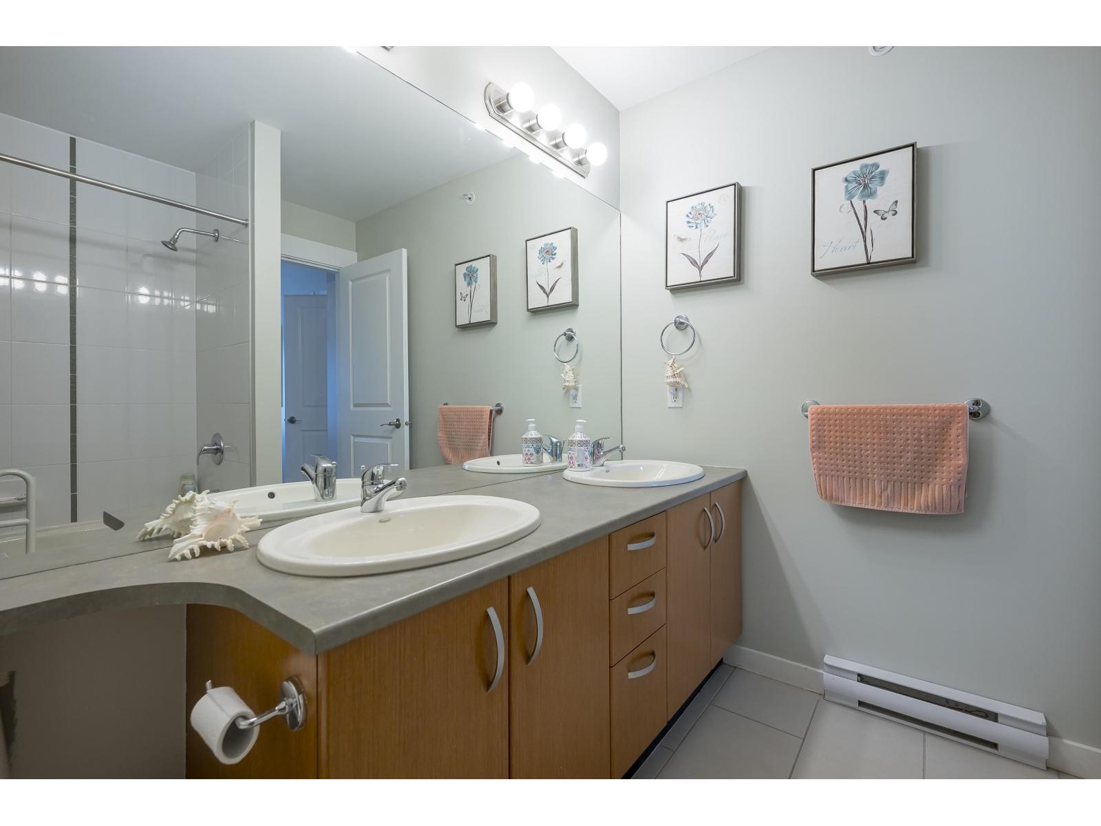 Photo 21 of 410 20750 Duncan Way, Langley BC