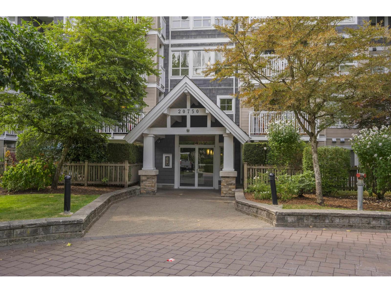 Photo 3 of 410 20750 Duncan Way, Langley BC
