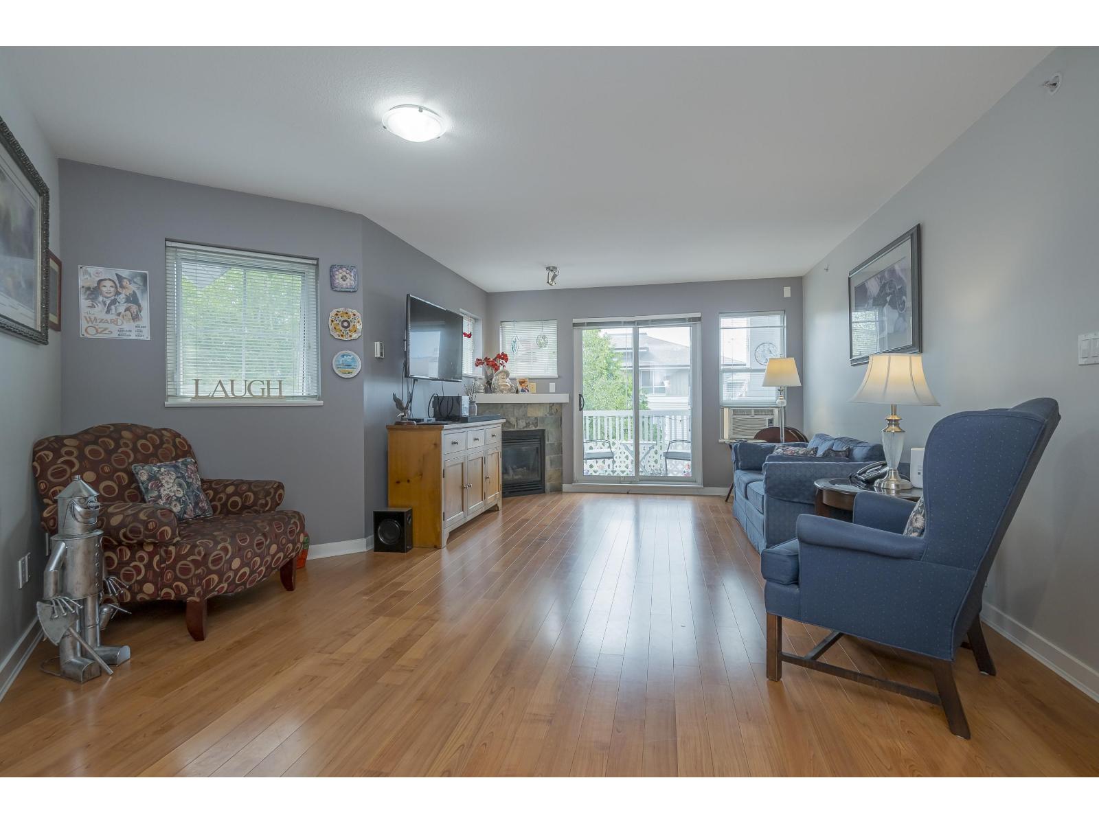Photo 4 of 410 20750 Duncan Way, Langley BC