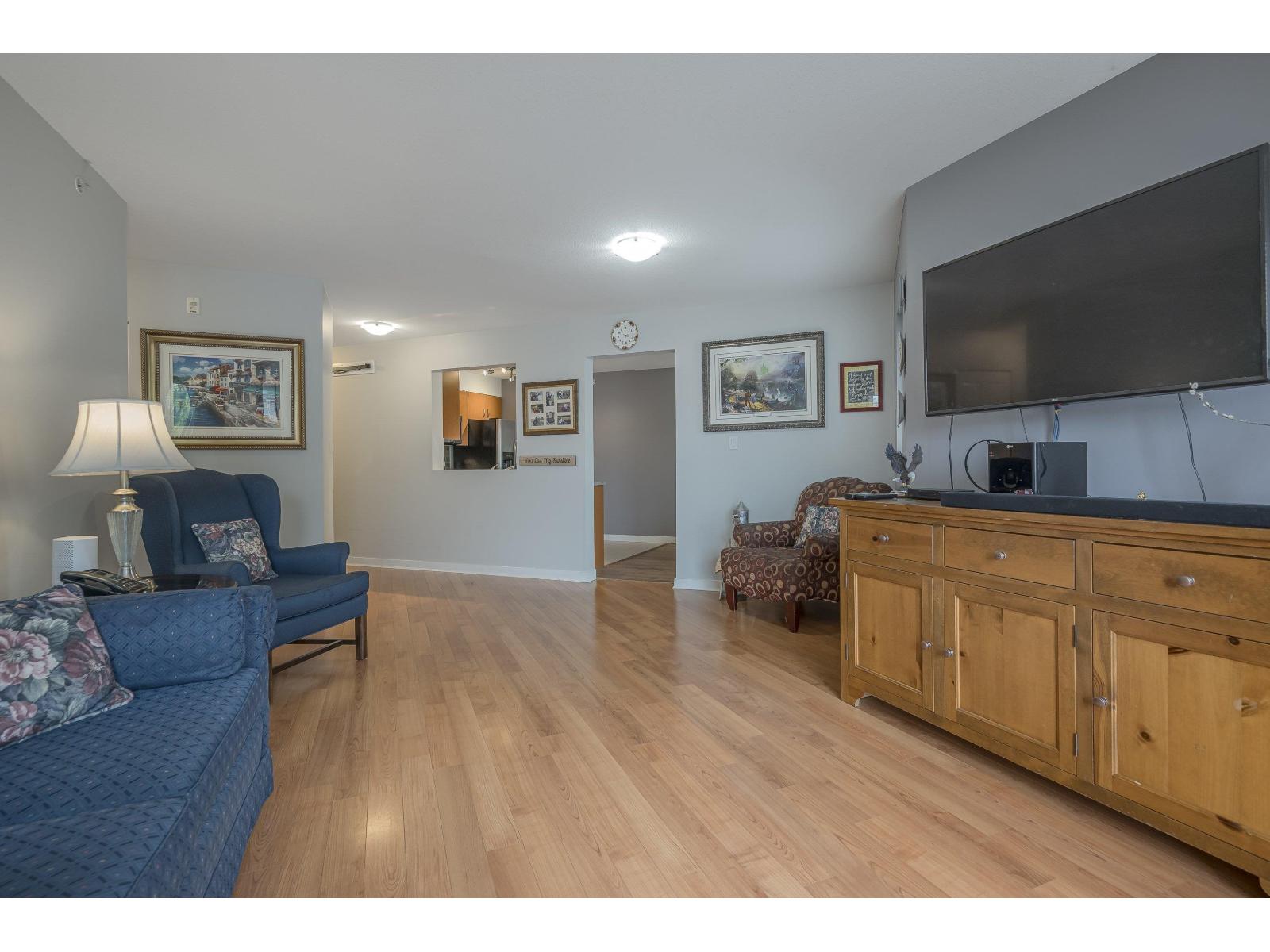 Photo 10 of 410 20750 Duncan Way, Langley BC