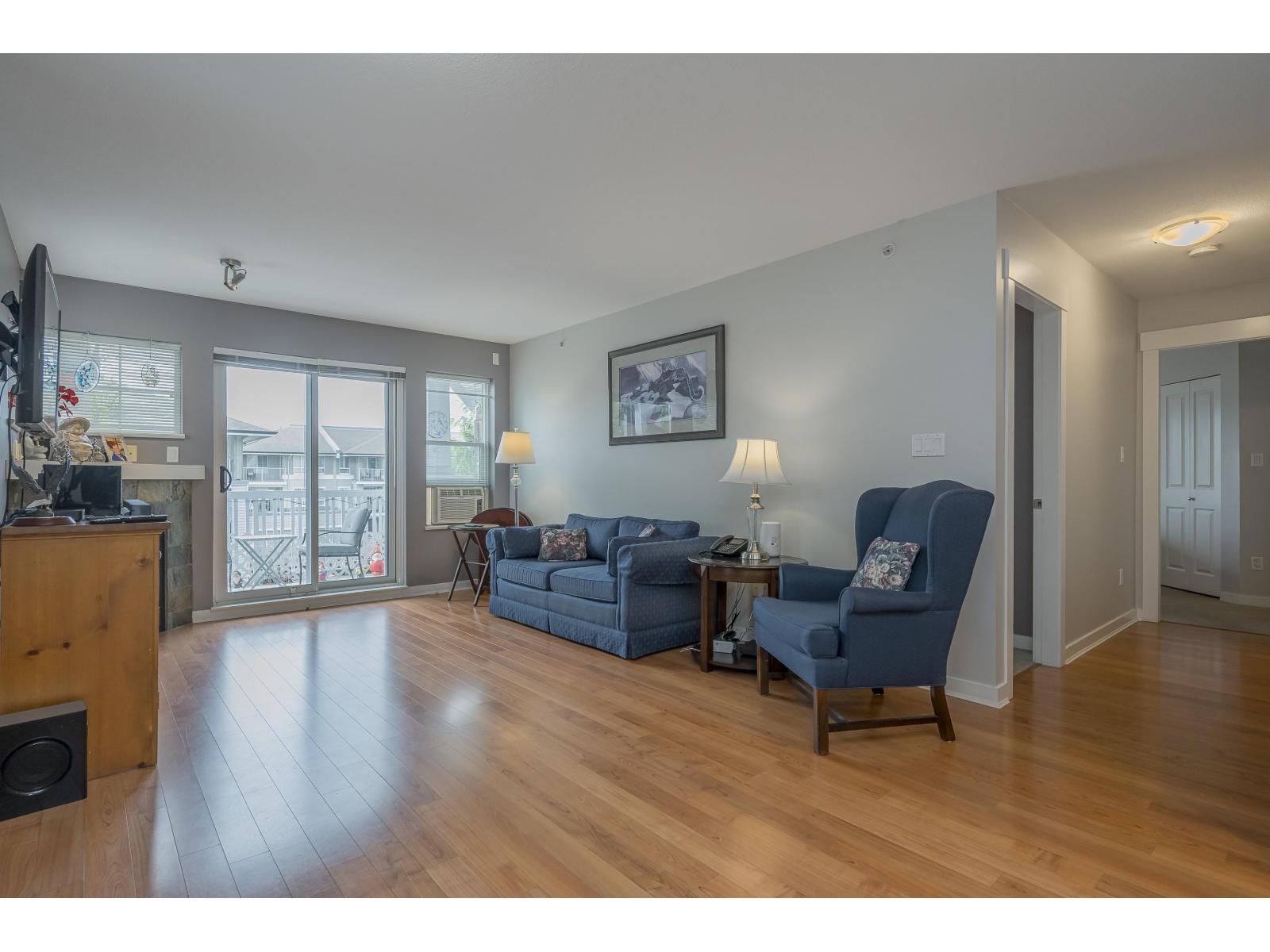 Photo 5 of 410 20750 Duncan Way, Langley BC