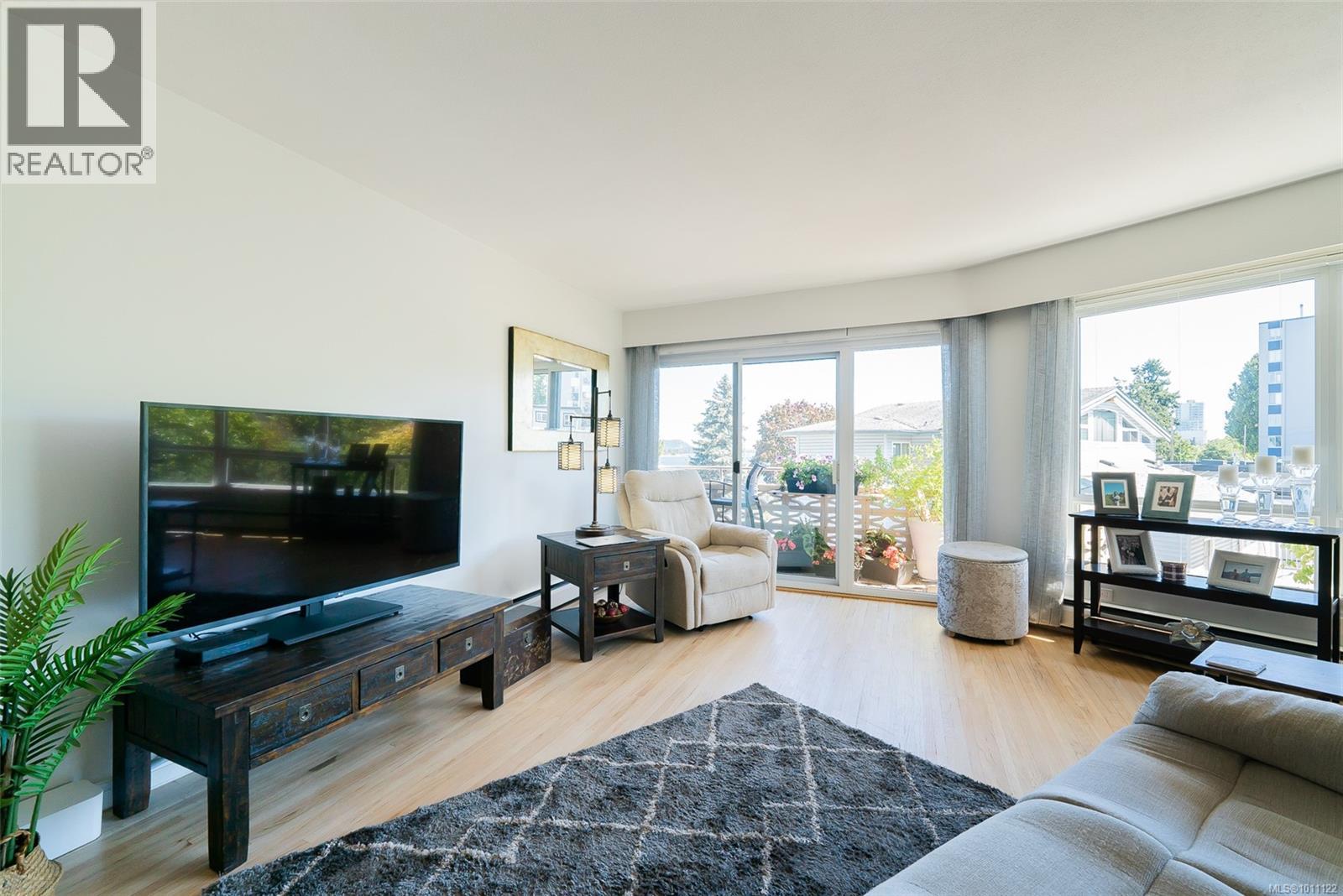 Photo 4 of 204 375 Newcastle Ave, Nanaimo BC
