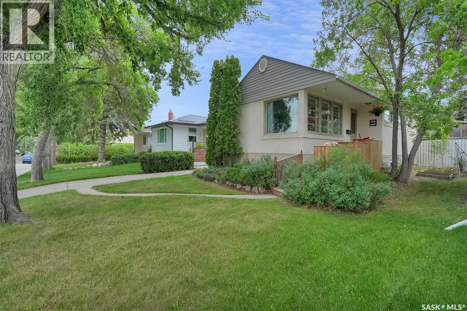 Photo 2 of 2919 Athol Street, Regina SK