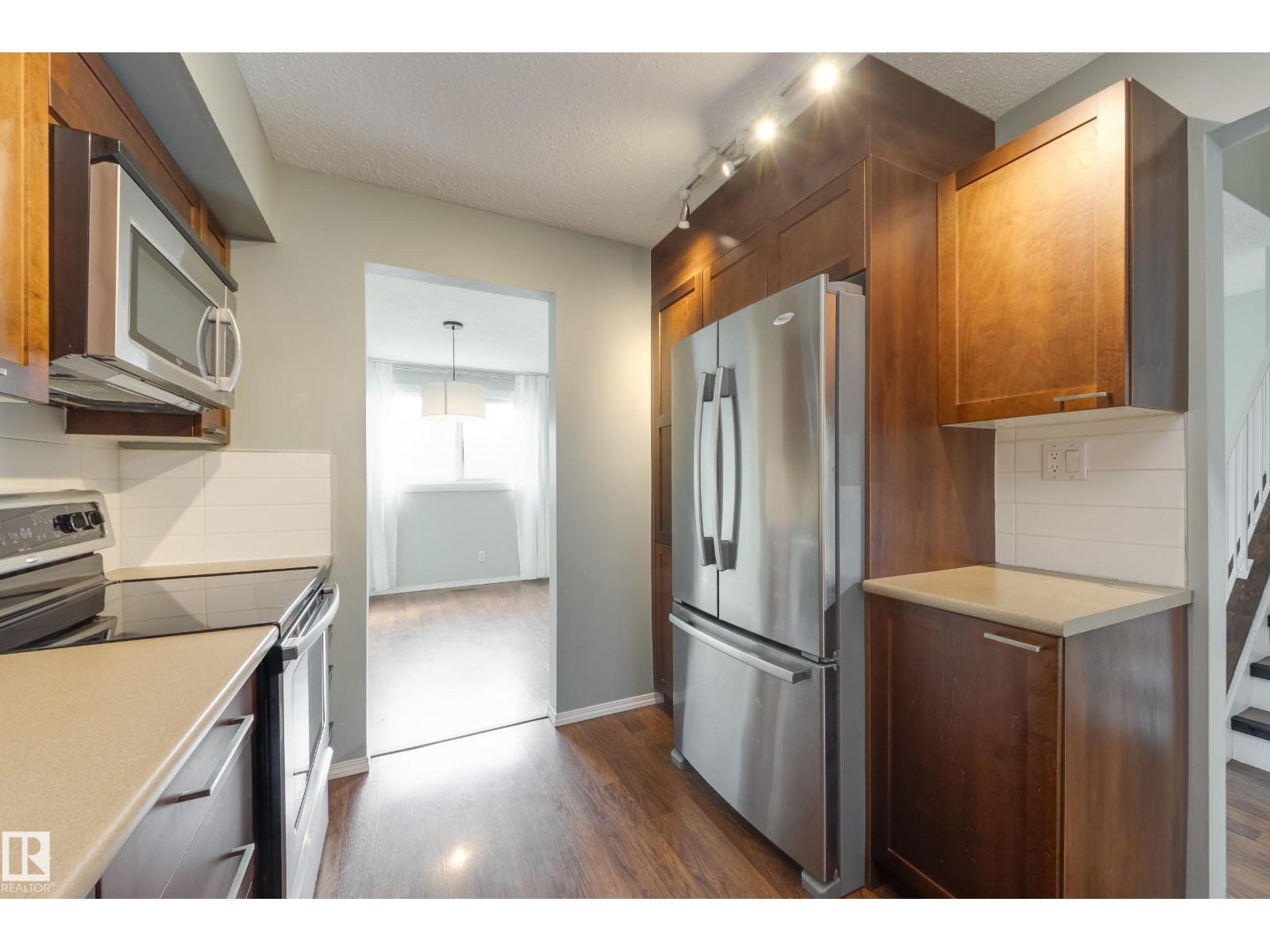 Photo 15 of 13069 34 St Nw, Edmonton AB