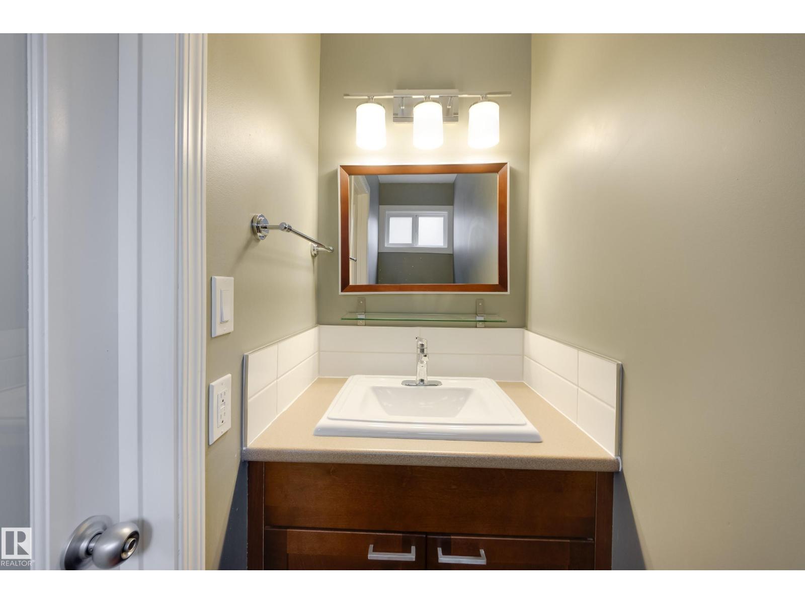 Photo 16 of 13069 34 St Nw, Edmonton AB