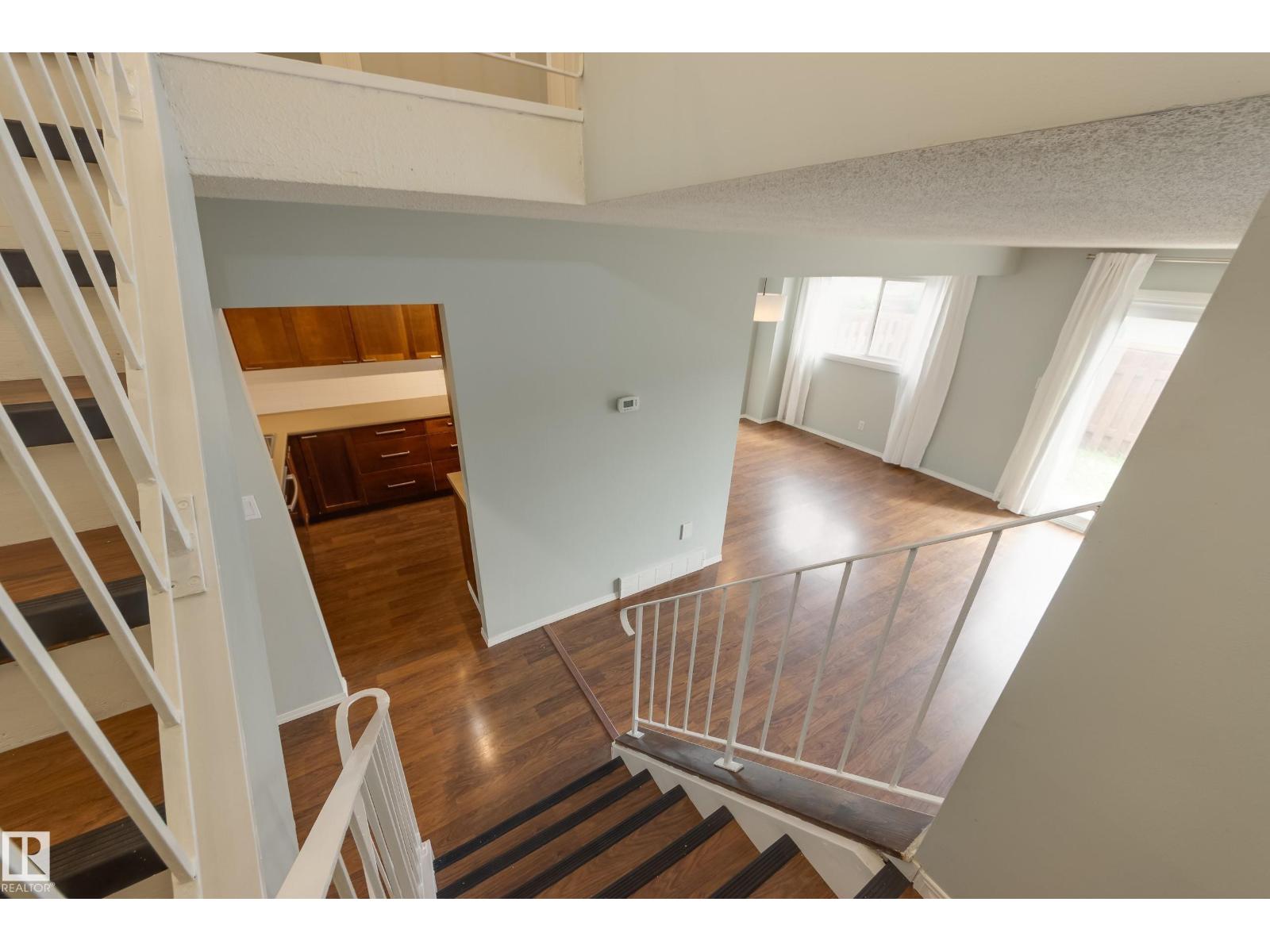 Photo 17 of 13069 34 St Nw, Edmonton AB