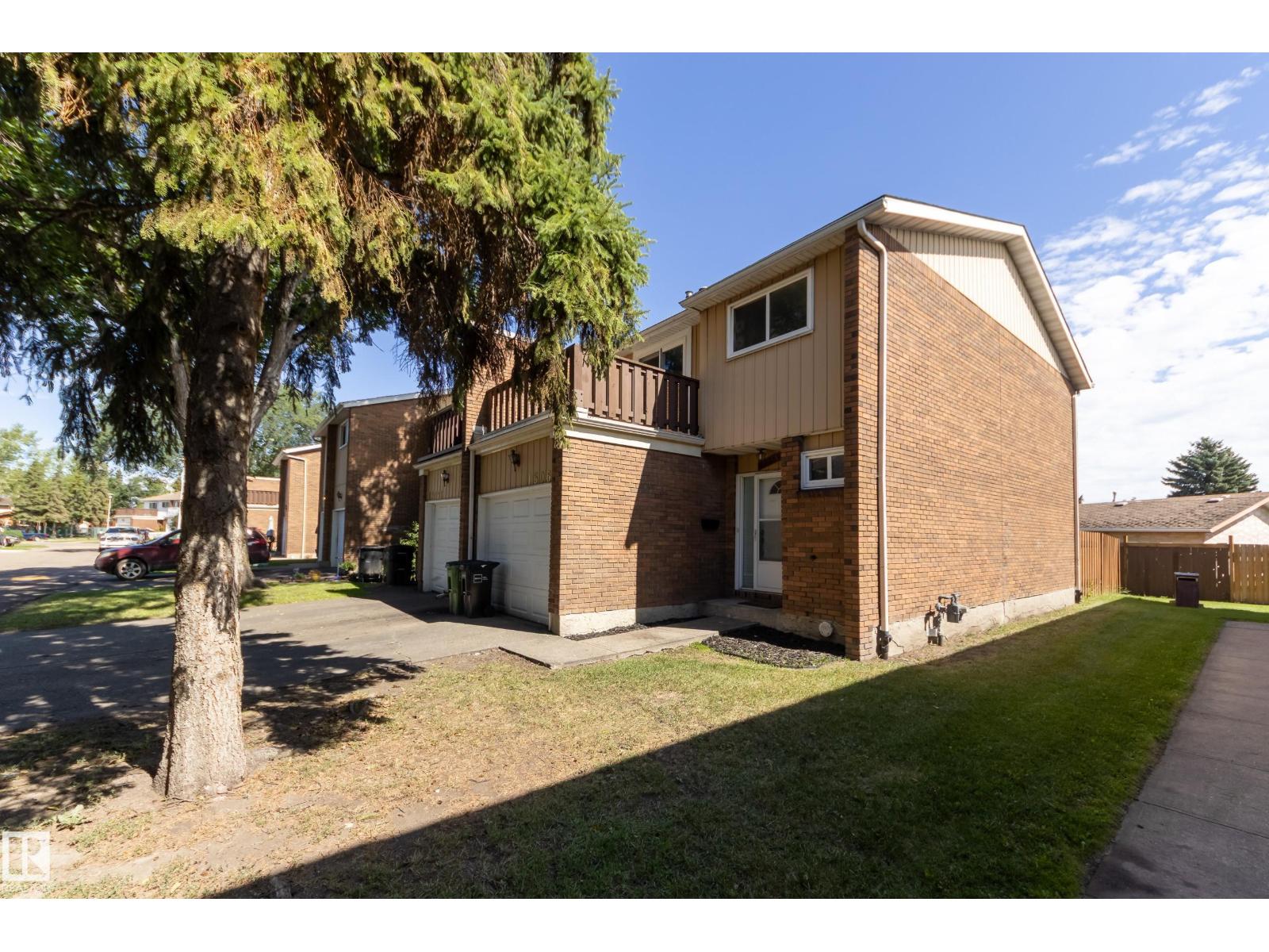 Photo 3 of 13069 34 St Nw, Edmonton AB