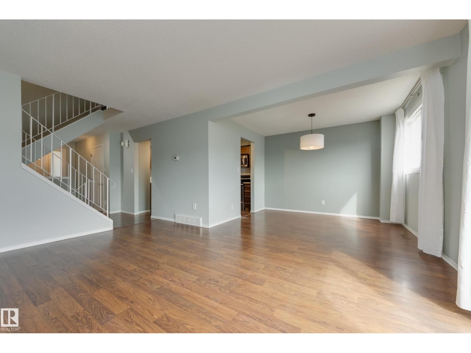 Photo 9 of 13069 34 St Nw, Edmonton AB