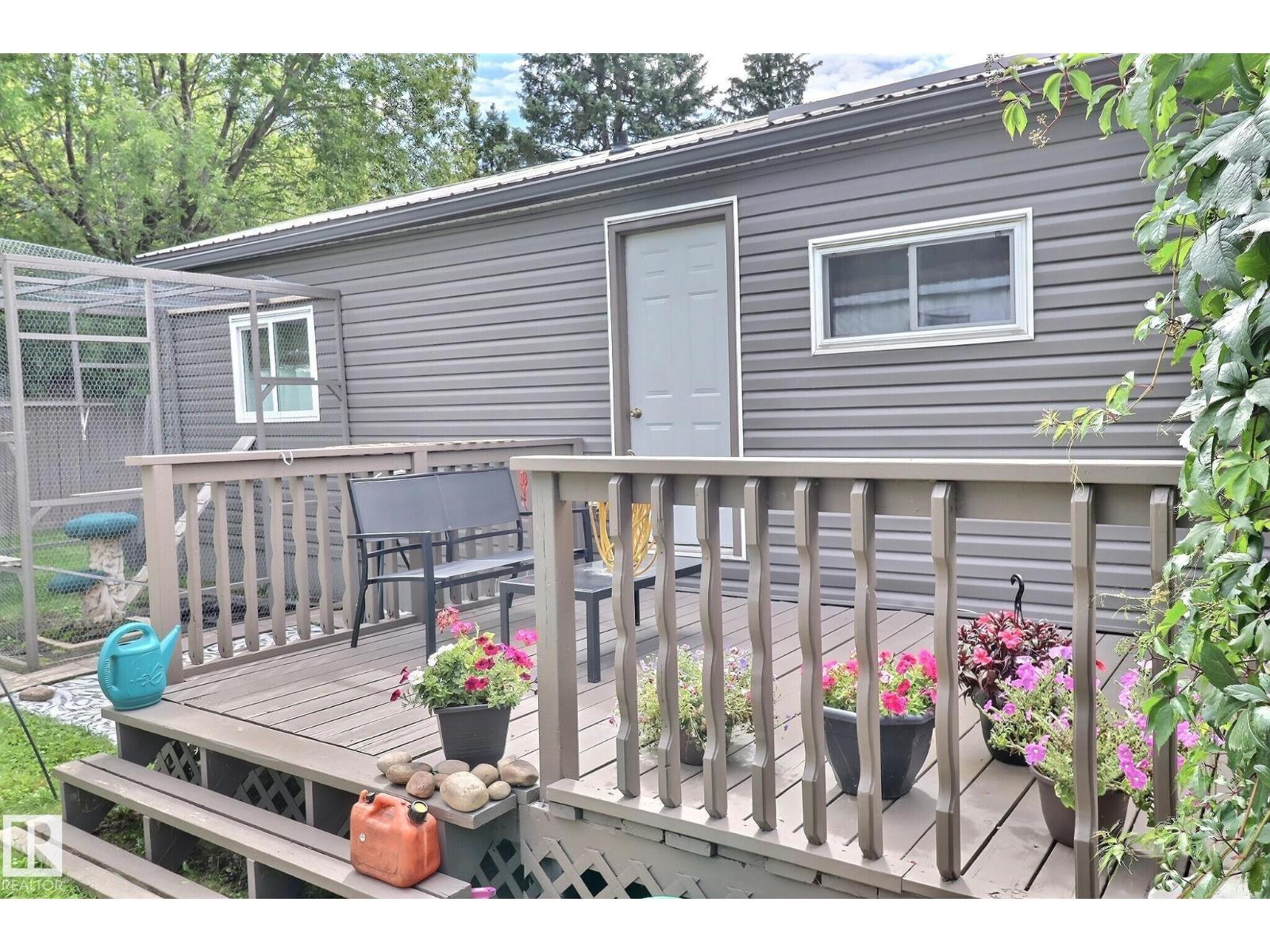 Photo 11 of 117 West View Cr Nw, Edmonton AB