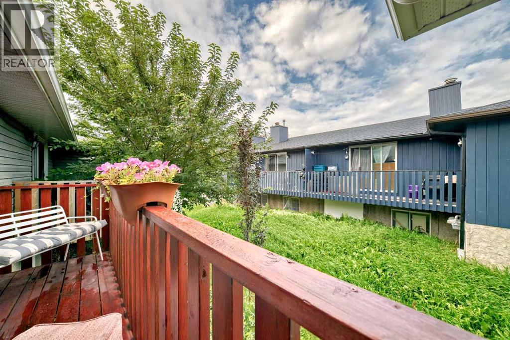 Single Family House Bi-level for Sale in    Avenue SE Forest Heights Calgary 