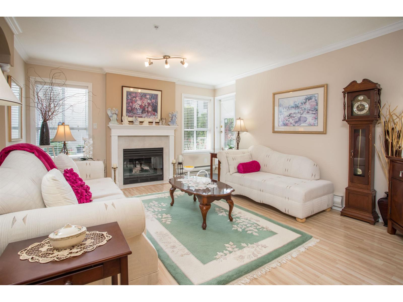 Photo 3 of 107 15272 20 Avenue, Surrey BC