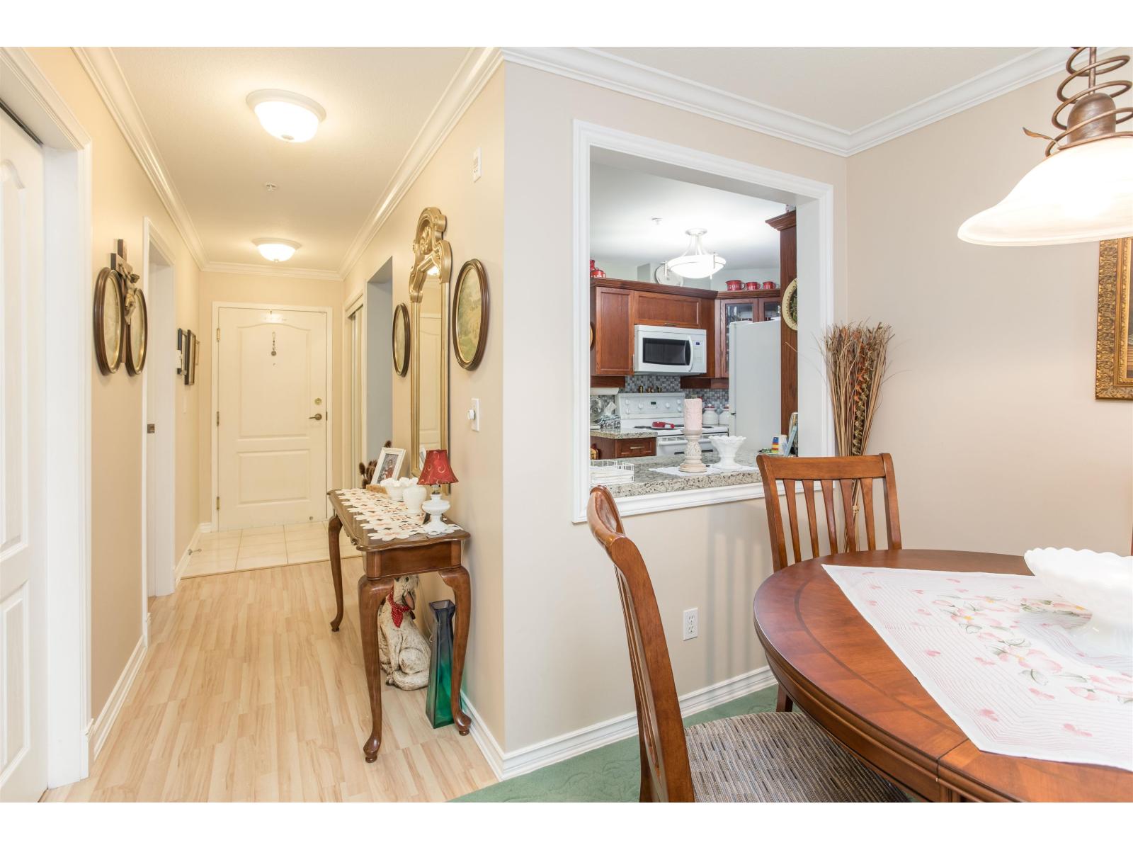Photo 8 of 107 15272 20 Avenue, Surrey BC