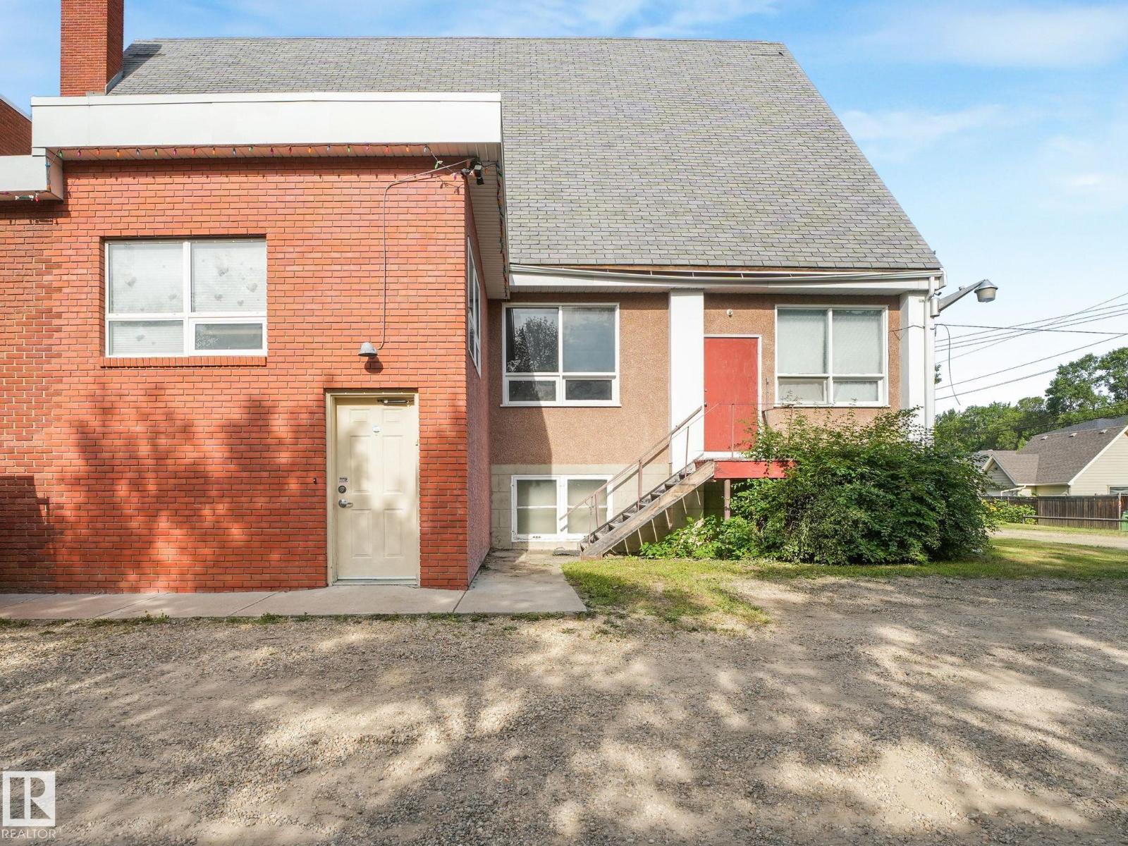 Photo 14 of 9630 9624 74 Av Nw, Edmonton AB