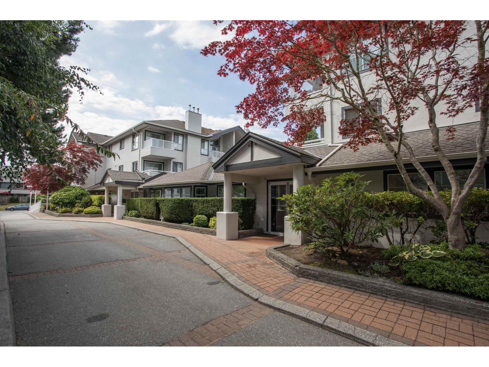 Photo 1 of 107 15272 20 Avenue, Surrey BC