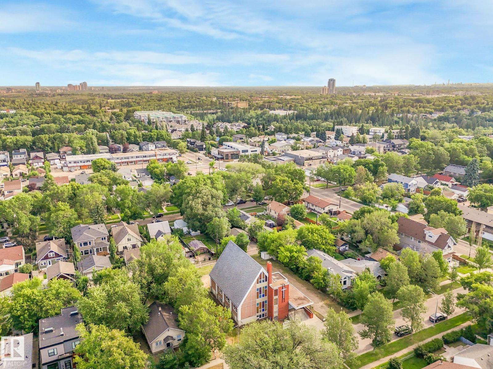 Photo 5 of 9630 9624 74 Av Nw, Edmonton AB