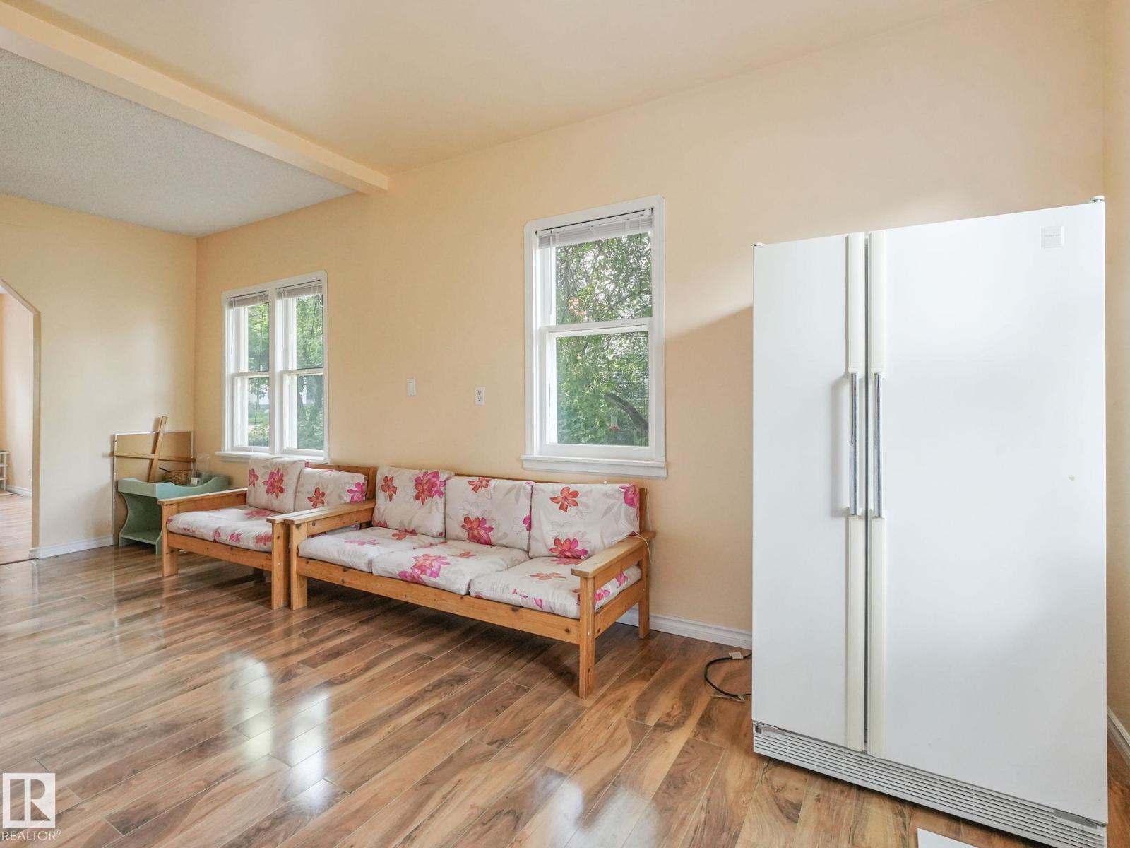 Photo 66 of 9630 9624 74 Av Nw, Edmonton AB