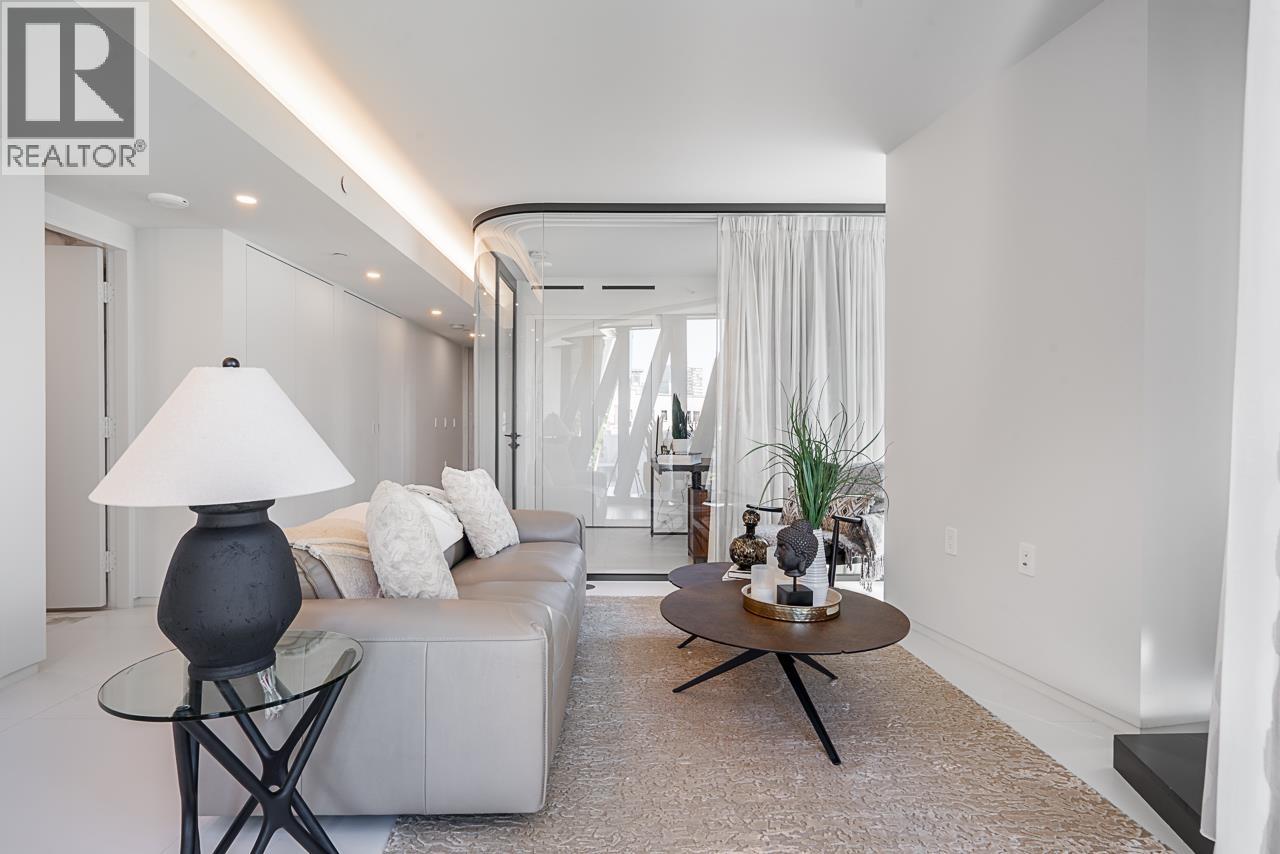 Photo 18 of 703 1033 Nelson Street, Vancouver BC