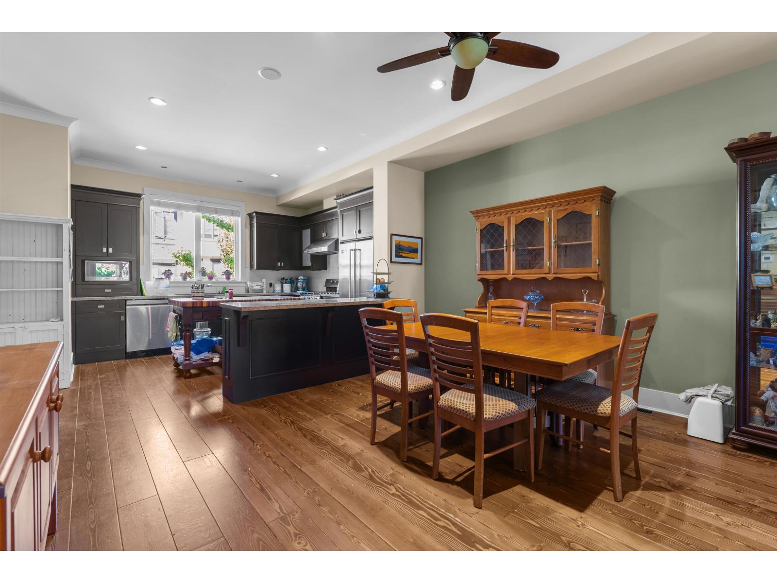 Photo 10 of 420 2580 Langdon Street, Abbotsford BC