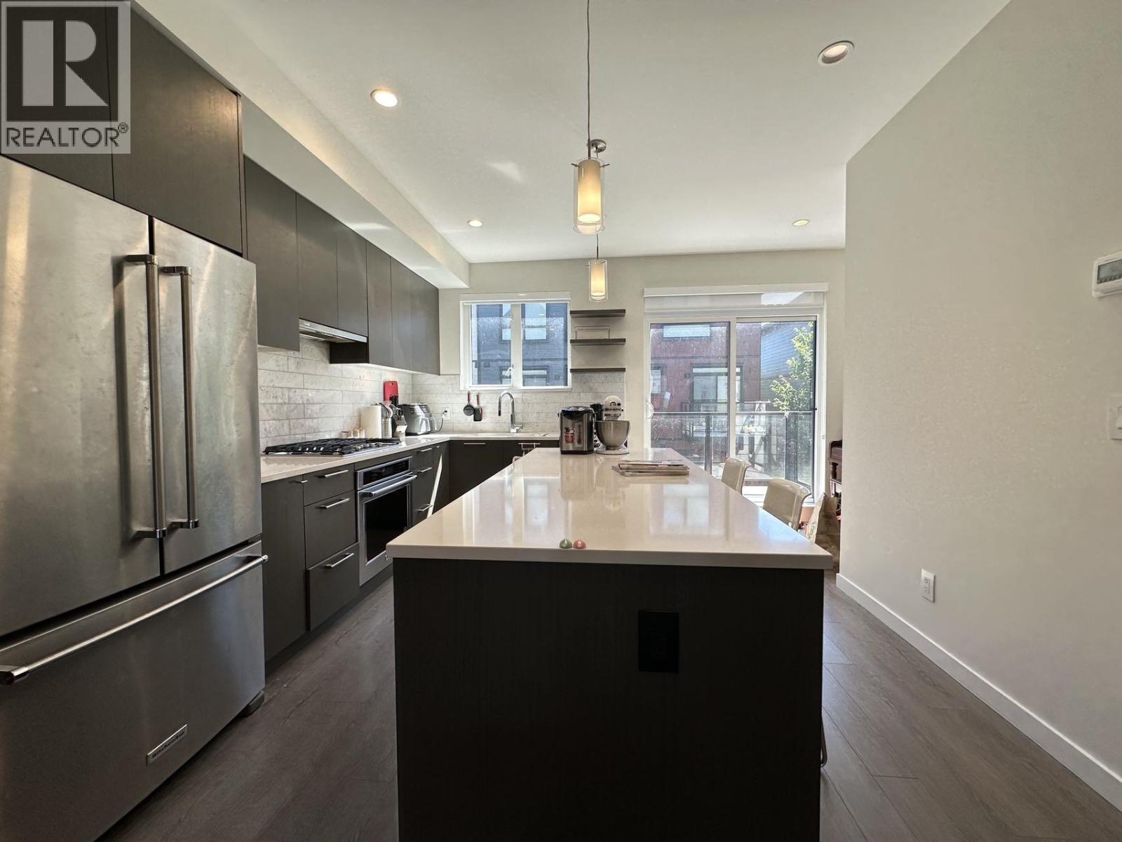 Photo 4 of 151 4738 Hemlock Way, Tsawwassen BC