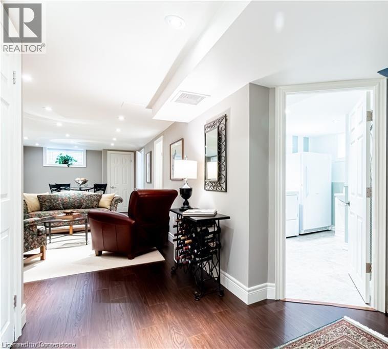 Photo 27 of 66 Garden Avenue, Ancaster ON