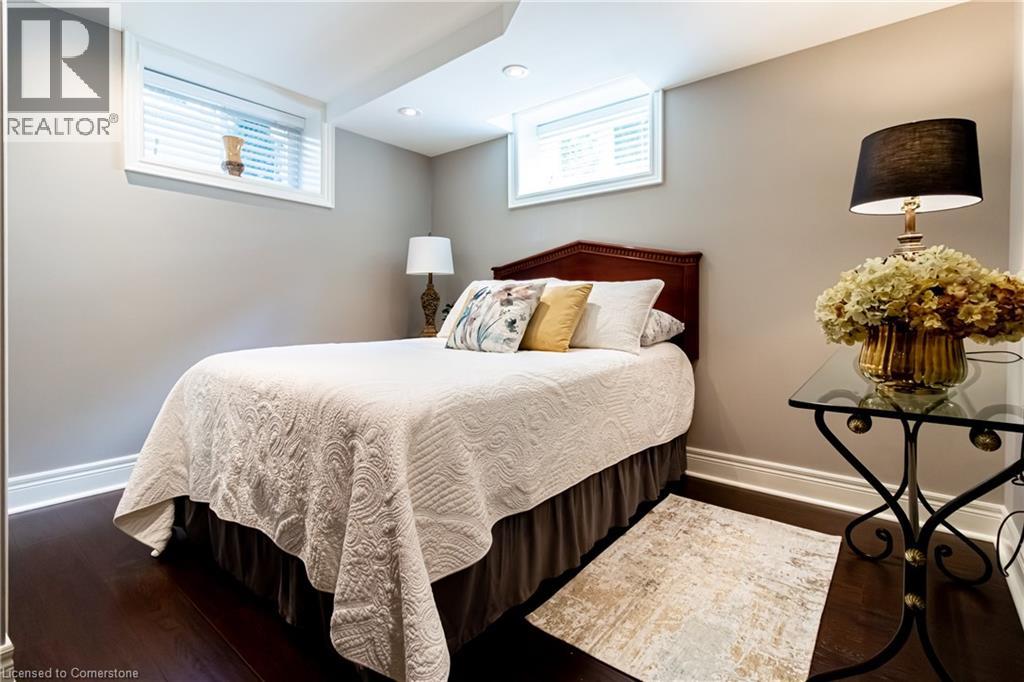 Photo 33 of 66 Garden Avenue, Ancaster ON