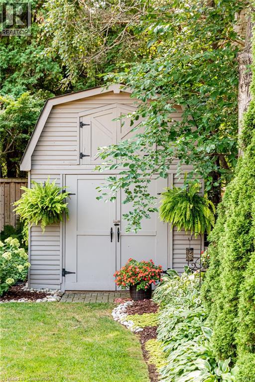 Photo 9 of 66 Garden Avenue, Ancaster ON