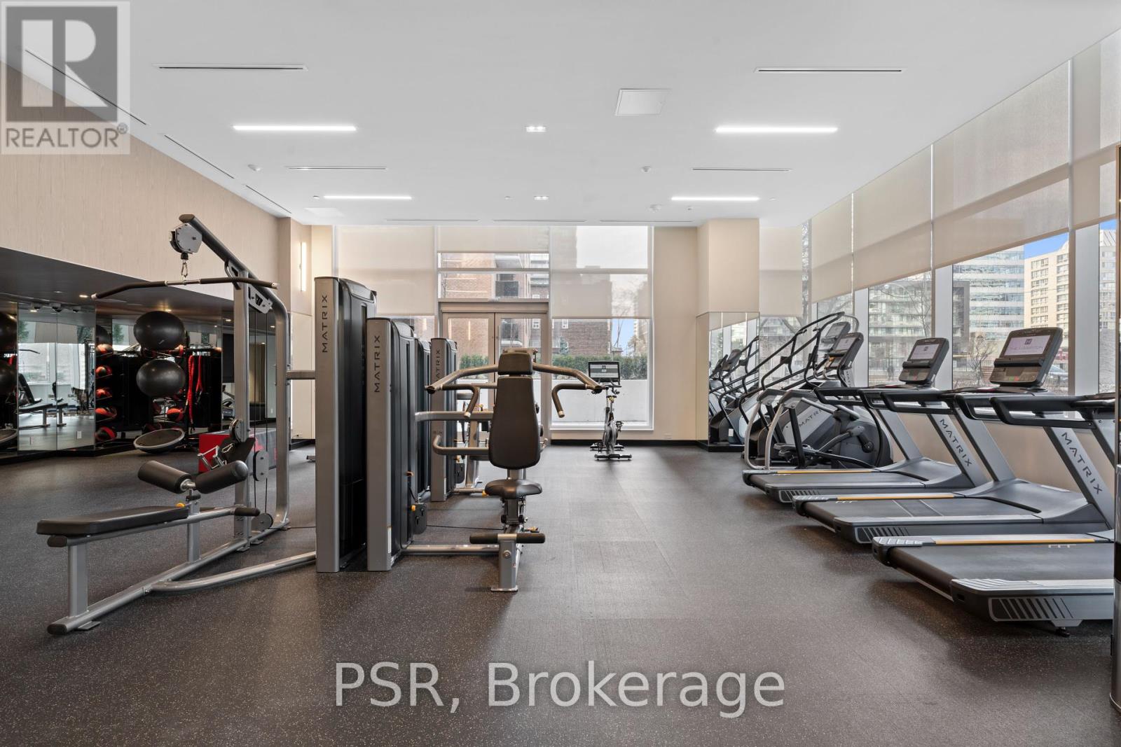 Photo 15 of 3810 101 Roehampton Avenue, Toronto ON