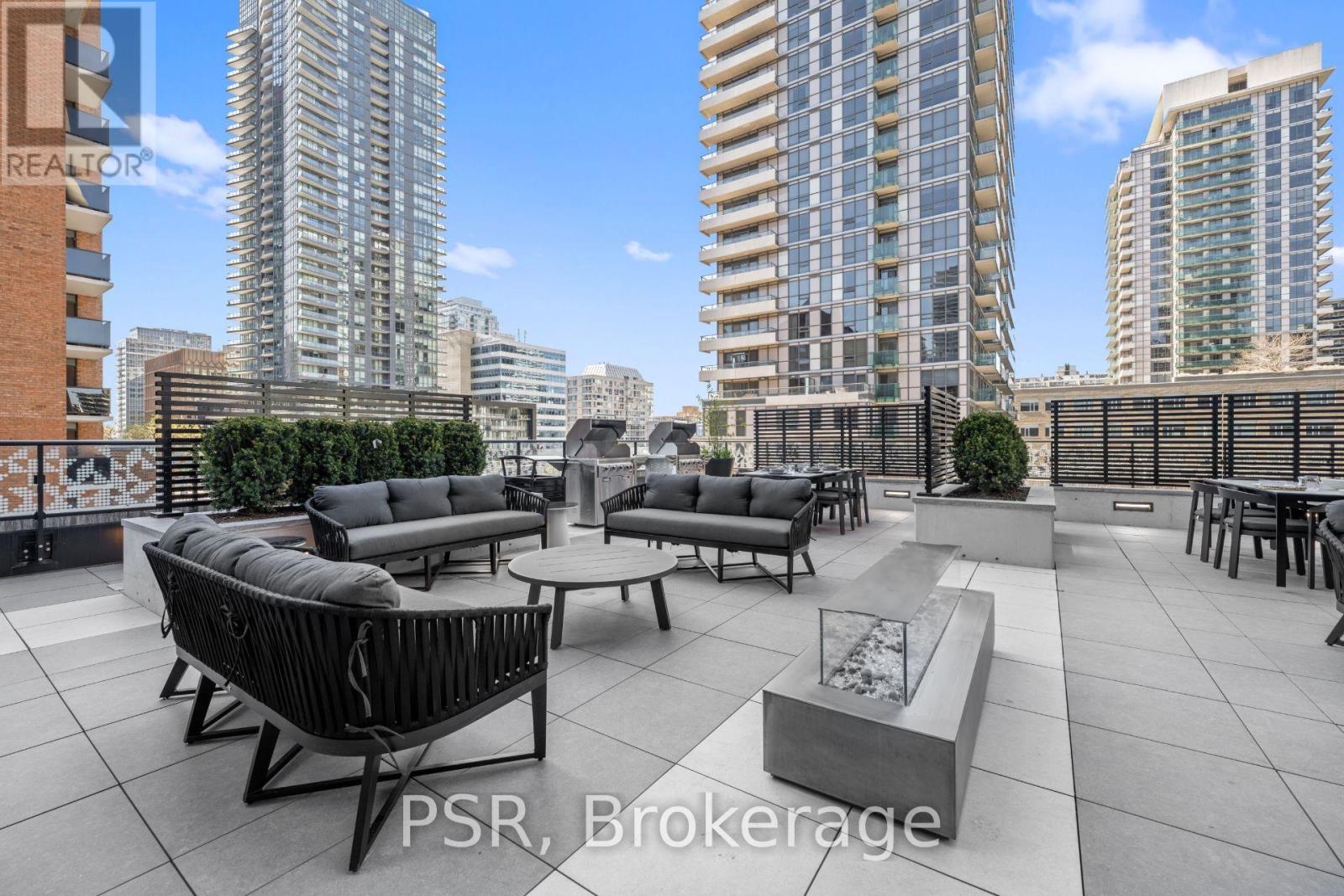 Photo 24 of 3810 101 Roehampton Avenue, Toronto ON