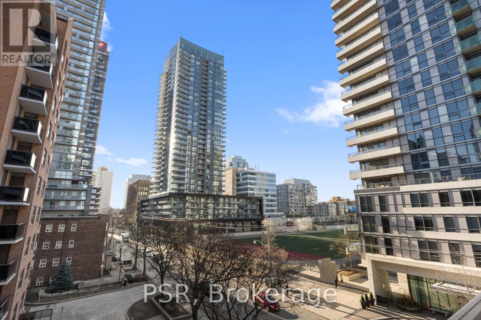 Photo 26 of 3810 101 Roehampton Avenue, Toronto ON