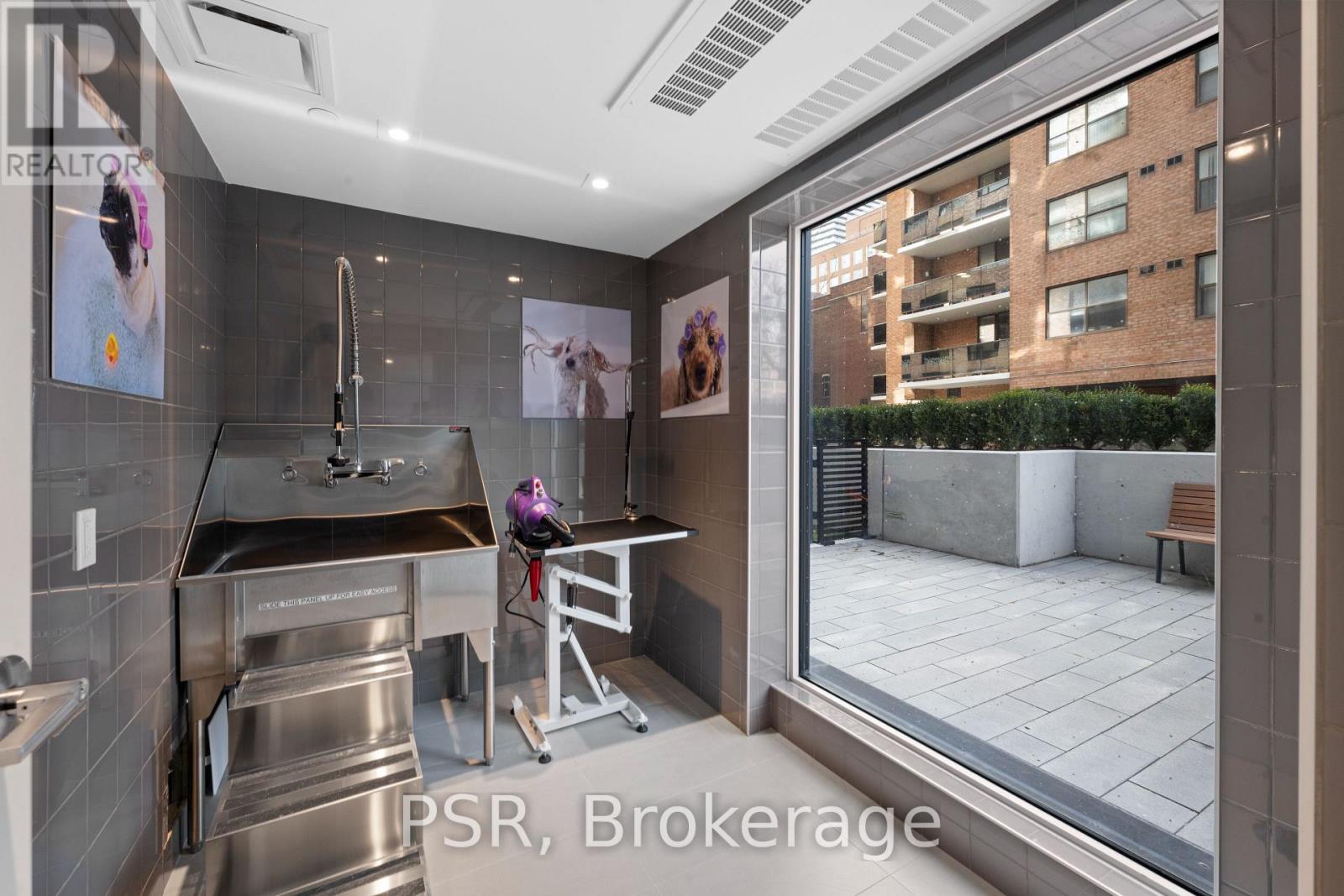 Photo 29 of 3810 101 Roehampton Avenue, Toronto ON